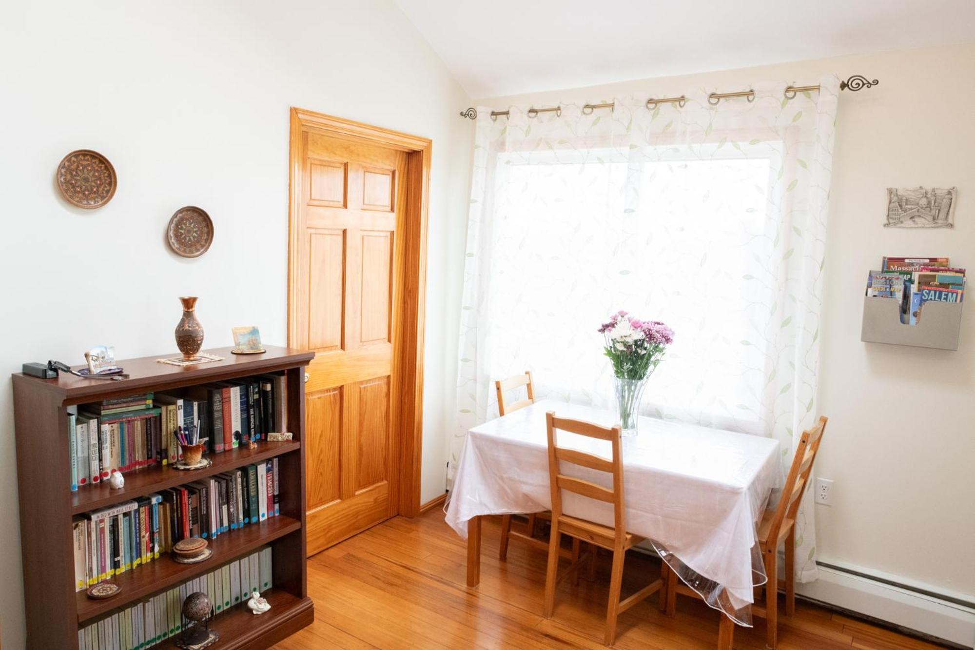 Beautiful Apartment-5 Beds-Full Kitchen-Parking-Super Clean! 보스톤 외부 사진